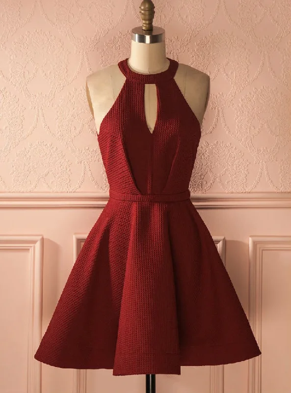 Petite DressSexy A-Line Halter Open-Back Burgundy Short Homecoming Dress With Pleats
