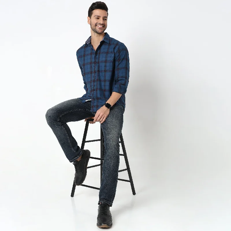 Men's Spread-Collar Shirts for a Bold StatementRegular Fit Checkered Shirt