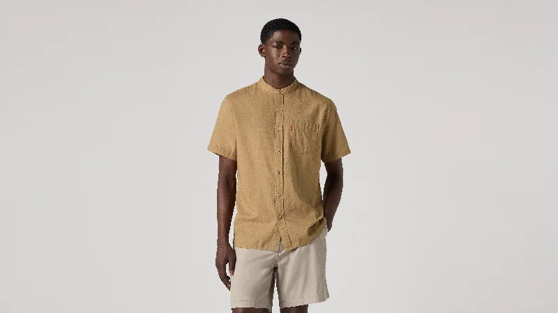 Men's Camping Shirts for Outdoor AdventuresLevi's® Men's Short-Sleeve Banded Collar Shirt Men's Camping Shirts for Outdoor AdventuresLevi's® Men's Short-Sleeve Banded Collar Shirt