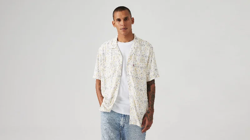 Men's Camouflage Shirts for an Outdoor AppealLevi's® Men's Classic Camp Shirt