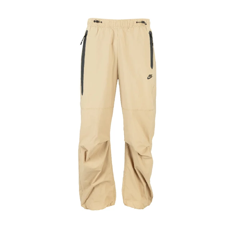 Men's Pants with Appliqué DetailsTech Woven Pant - Mens