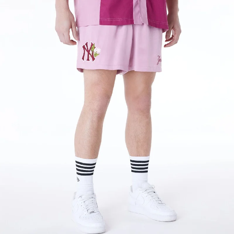 Comfortable Men's JoggersNew York Yankees MLB Woven Dark Pink Shorts