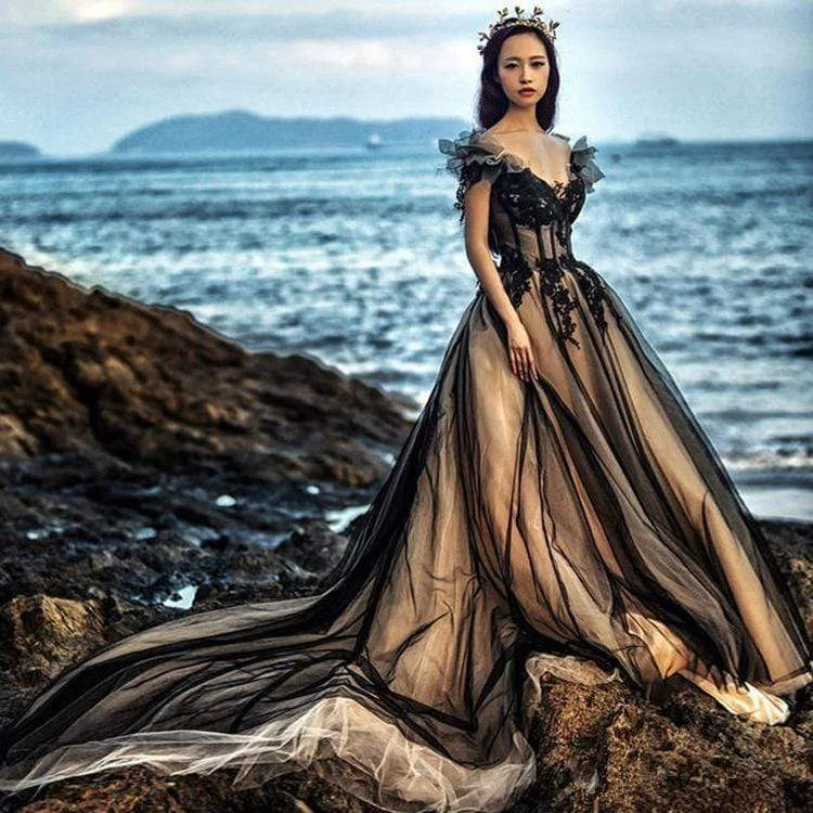 women's flutter-sleeved dressesRoycebridal Gothic Black and Champagne Beach Wedding Dresses 2024 Off Shoulder Chapel Train Fairy Princess Outdoor Bride Wedding Gowns women's flutter-sleeved dressesRoycebridal Gothic Black and Champagne Beach Wedding Dresses 2024 Off Shoulder Chapel Train Fairy Princess Outdoor Bride Wedding Gowns