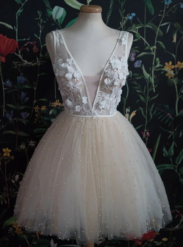 Bohemian DressIvory Tulle V-neck Appliques Homecoming Dress